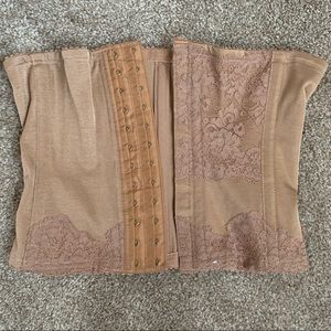 Racial waist trainer